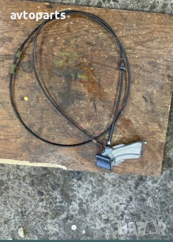 Subaru legacy 2011година жило преден капак