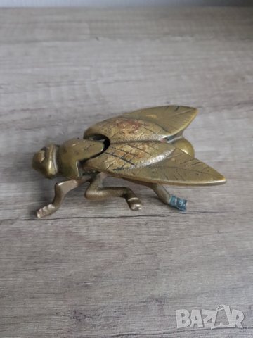 Месингов пепелник муха, снимка 1 - Антикварни и старинни предмети - 38925521