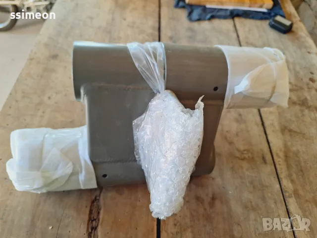 Продавам два метални елемента от модулна стълба Dolle Graz, снимка 3 - Железария - 47875338