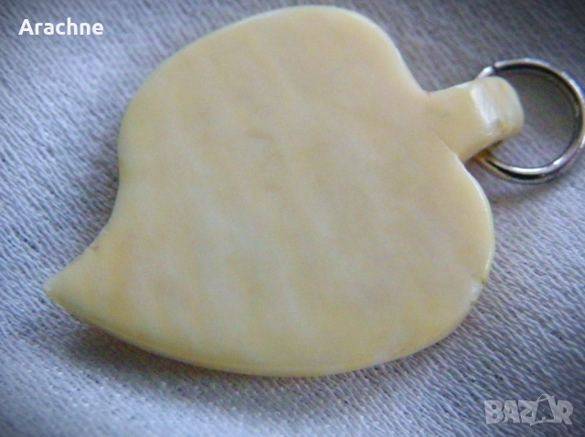 Гривна и медальон-сърце от слонова кост, снимка 4 - Гривни - 51824700