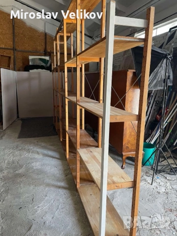 Дървен регал в много добро състояние , снимка 3 - Секции и витрини - 52650428