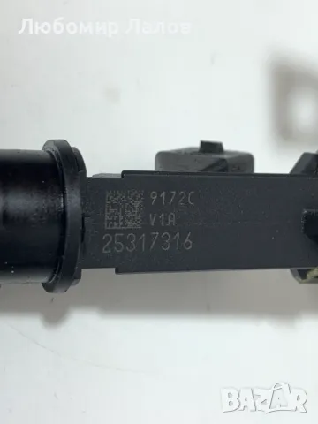 Горивна рейка с дюзи за Опел Астра Opel Astra 25317316, снимка 2 - Части - 49328906