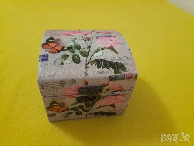 Две кутийки декоративни , снимка 9 - Декорация за дома - 47389541