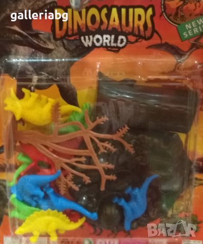 Комплект с малки динозаври