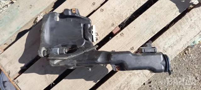 Казанче за чистачки Mercedes E-Class W212, снимка 2 - Части - 48205029