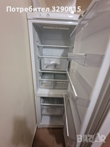 Хладилник със фризер Hotpoint Ariston в добро състояние, снимка 2 - Хладилници - 52618620