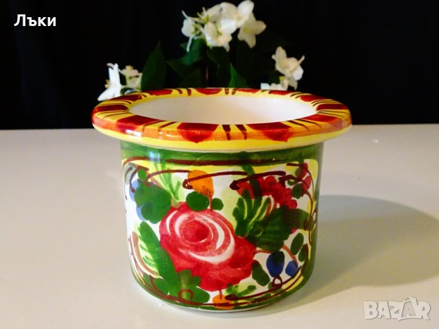 Немска керамична саксия,ръчно рисувана.