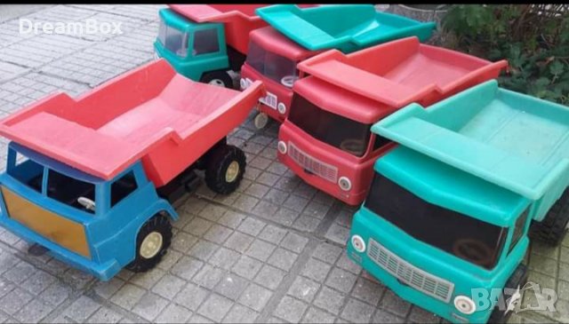 Стари играчки от Соца , снимка 4 - Коли, камиони, мотори, писти - 38412675