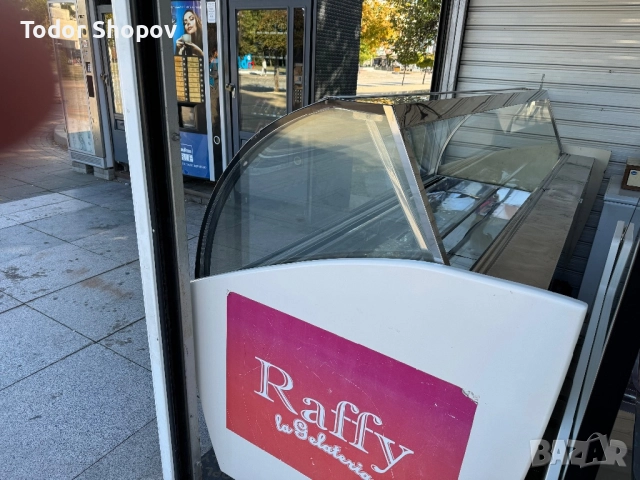 Витрина за сладолед, снимка 3 - Хладилни витрини и фризери - 52235045