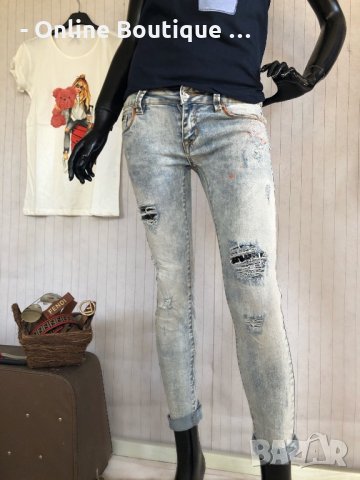 Dsquared дамски дънки КОД 10, снимка 1 - Дънки - 28751721