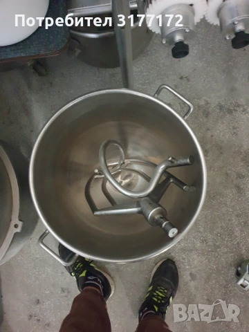 Планетарен миксер 40 литра, снимка 2 - Обзавеждане на кухня - 52930545