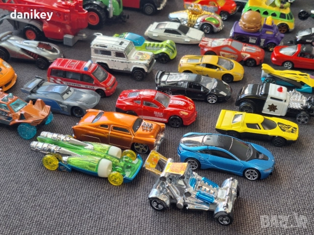 Огромна колекция от колички + бонус 3 изтрелвачки, снимка 2 - Коли, камиони, мотори, писти - 52621905