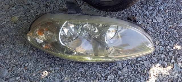 Десен фар Fiat Croma