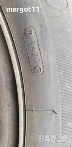 2бр зимни гуми 195/60/15 ДОТ4423г и грайфер 8мм, снимка 4 - Гуми и джанти - 52672734