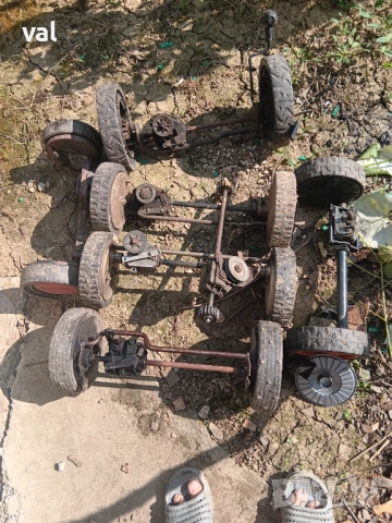 Продават се