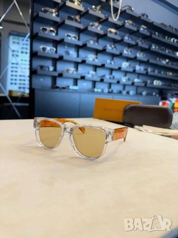 очила с черен обикновен калъф и ув защита miu miu louis vuitton versace , снимка 2 - Слънчеви и диоптрични очила - 51097670