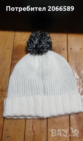 Зимна шапка Mustache с помпон в черно и бяло , снимка 2 - Шапки - 27440436