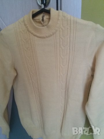 Жълта вълнена блузка с подарък жълто поло Гучи р-р S, снимка 4 - Блузи с дълъг ръкав и пуловери - 35150926