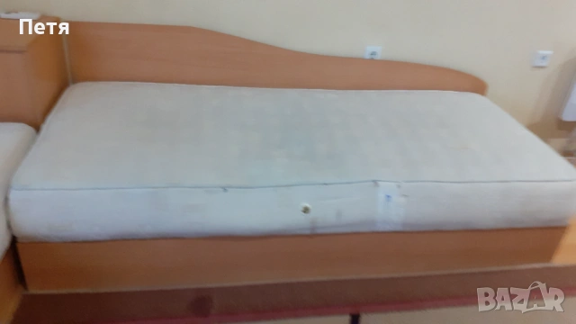 Продавам спешно 2 ъглови легла за 35 евро, снимка 2 - Дивани и мека мебел - 53270023