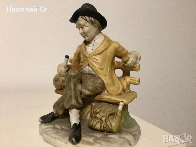 Фигурка порцелан  отличен състояние  височина 18 см диаметър 14 см стил Каподемонте, снимка 3 - Колекции - 52372731