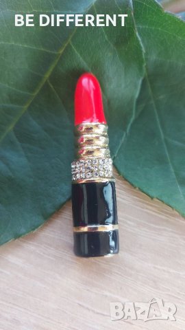 Брошка Червило