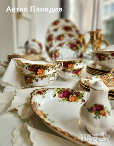 Сервиз за хранене 44 части Royal Albert Old Country Roses, снимка 8 - Сервизи - 53474239