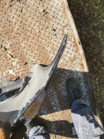 Задна броня Тойота Ярис 2017 година, снимка 6 - Части - 35004341