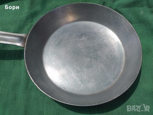 Стар алуминиев български тиган БДС 2мм дебелина, снимка 2 - Съдове за готвене - 33064258