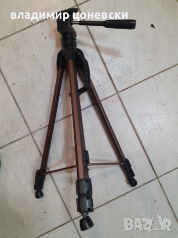 Статив,триножник,тринога за фотоапарат,телескоп и др.