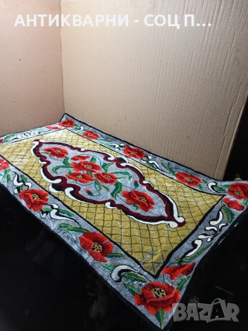 Соц Стар Ръчно Изработен Копринен Кавйор За Стена Размери 65/123 см.