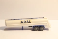 WIKING H0 1/87 ARAL ЦИСТЕРНА РЕМАРКЕ КАМИОН МОДЕЛ, снимка 1
