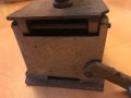Продавам чугунена винтидж ютия, снимка 2