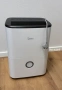 Влагоуловител Midea DF-20DEN7-WF – 20 л/24 ч, Smart Wi-Fi, за до 100 m³ (40 m²), R290, снимка 1