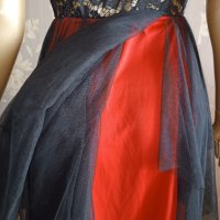 Нова италианска рокля в черно и червено, тюл и дантела М, снимка 13 - Рокли - 43601366