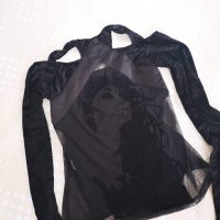 Черна блузка, снимка 2 - Блузи с дълъг ръкав и пуловери - 27664081
