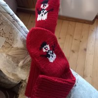 Ръчно плетени Коледни чорапи размер 39, снимка 2 - Дамски чорапи - 43458395