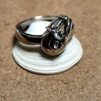 Сребърен пръстен с два броя циркони , размер на халката 18мм , снимка 1 - Пръстени - 43011170