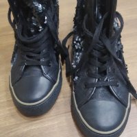 Обувки, снимка 1 - Дамски ежедневни обувки - 38248134