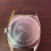 Стар механичен часовник , снимка 2 - Антикварни и старинни предмети - 43281998