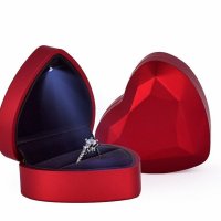 Кутия за пръстен с лед осветление Сърце, снимка 1 - Други - 43863213