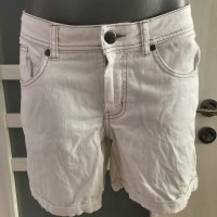 Бели къси дънкови панталони, снимка 2 - Къси панталони и бермуди - 37131370