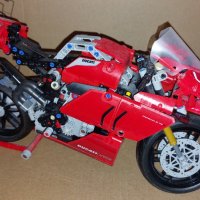 Lego "Ducati" , снимка 1 - Конструктори - 38274665