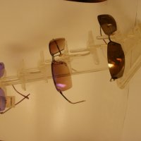 Три броя  прозрачна плексигласова стойка за очила, снимка 2 - Стелажи и щандове - 33651245
