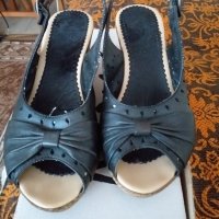 Продавам изгодно 4 чифта  нови и запазени дамски обувки, снимка 5 - Дамски боти - 39119612