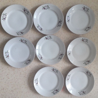 Български порцеланови чинии, снимка 1 - Чинии - 36509837