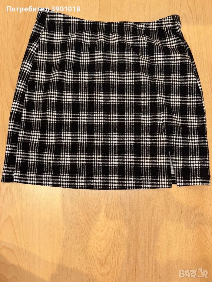 Дамска пола с цепка, снимка 1