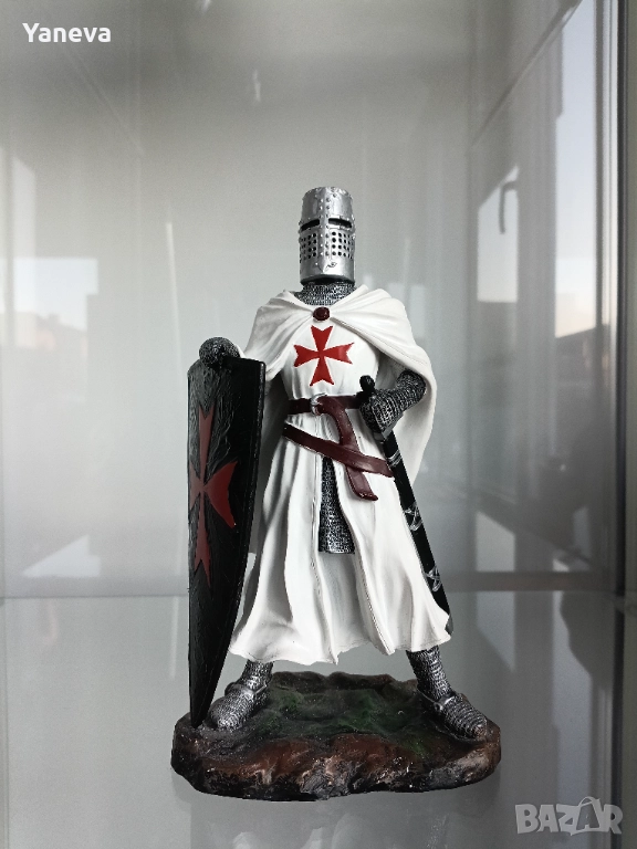 Рицар тамплиер с щит , снимка 1