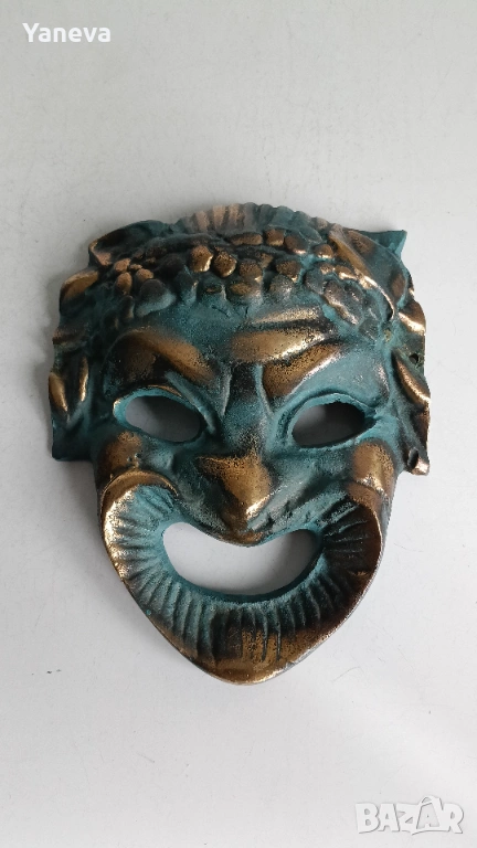 Бронзова масивна маска на сатир с венец от грозде, снимка 1