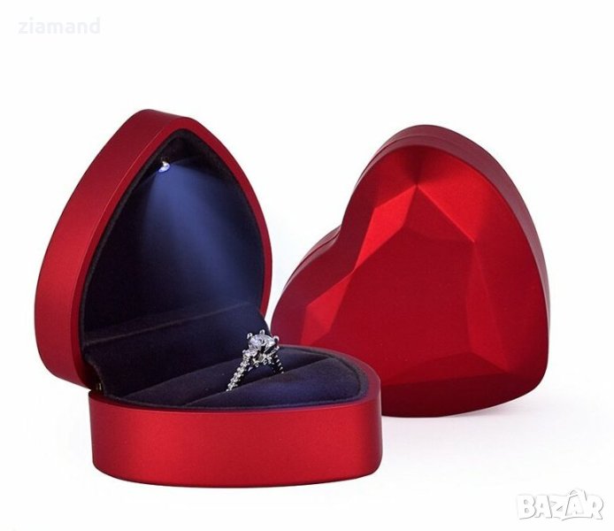 Кутия за пръстен с лед осветление Сърце, снимка 1