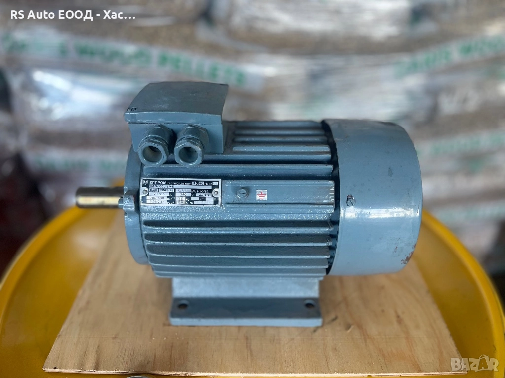 Елпром Троян - ел. двигател 1.1 кW, снимка 1